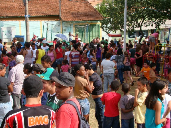 Presidente Curumim auxilia comunidade de Rubião Jr. a promover festa para crianças